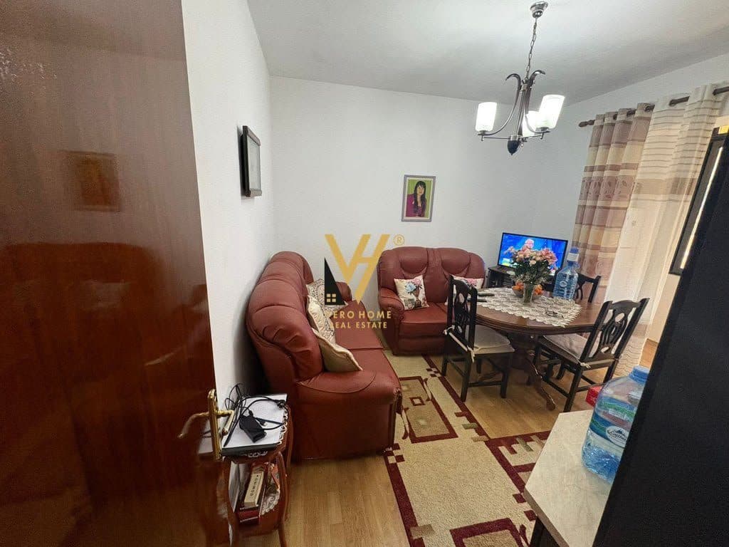 JEPET APARTAMENT 2+1 ME QIRA TE RRUGA BARDHYL 65.000 LEKE 3