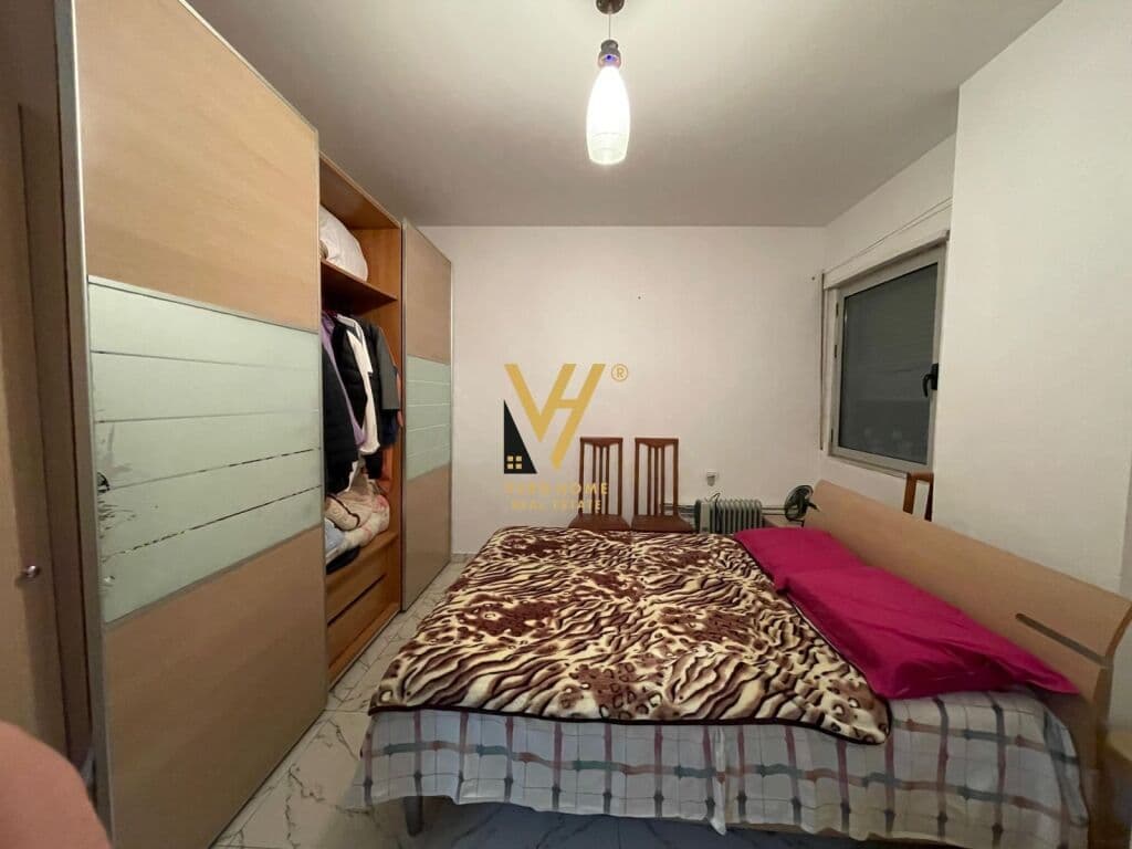 Shitet apartament 1+1 te Rruga e Kavajes 72 m2