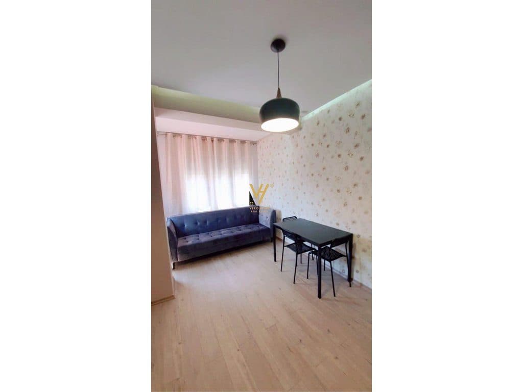 JEPET APARTAMENT 1+1+BLK TE RRUGA E BARRIKADAVE 600 EURO