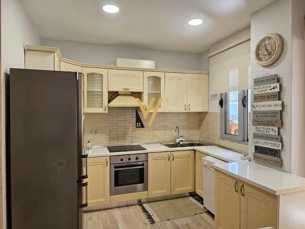 JEPET APARTAMENT 2+1+2+BLK ME QERA TEK LIQENI THATE 800 EURO 2
