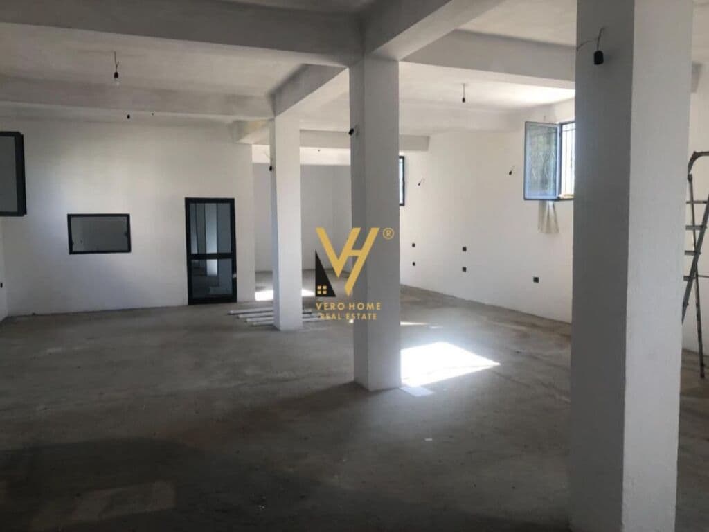 Jepet Magazine me qera te Rruga e Arberit 400 m2 1