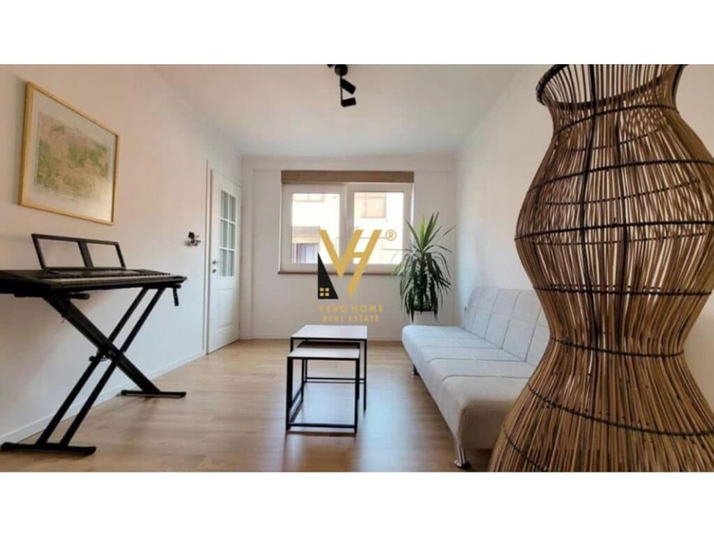 Jepet Apartament 2+1 me qera te Liceu Artistik 100 m2 3