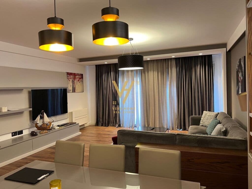 Jepet Apartament 2+1+2 me qera te Rruga e Kosovareve 130 m2