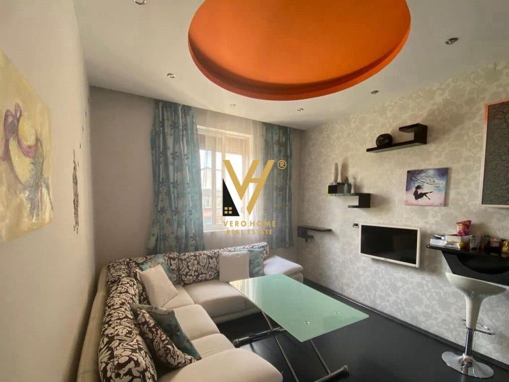 JEPET APARTAMENT 1+1 ME QERA TE RRUGA E DURRESIT 50.000 LEKE