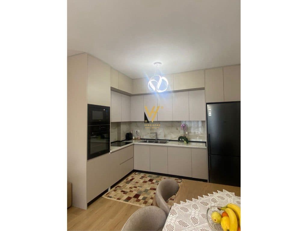 SHITET APARTAMENT 2+1 TEK VILA L 2021, UNAZA E RE 175.000 EURO 2