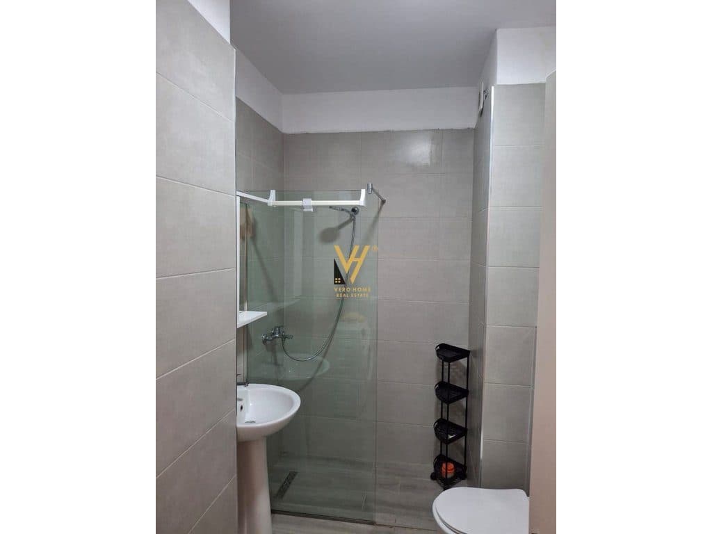 JEPET APARTAMENT 2+1 TE ISH FUSHA E AVIACIONIT 650 EURO 4