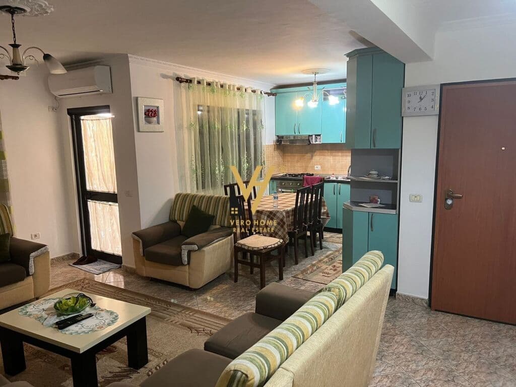 Jepet Apartament 2+1+ballkon me qera te Kompleksi Malezian 96 m2 3