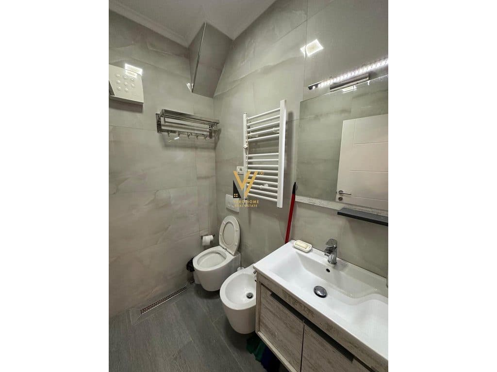 JEPET APARTAMENT 1+1 ME QERA TEK BRRYLI 50.000 LEKE 3