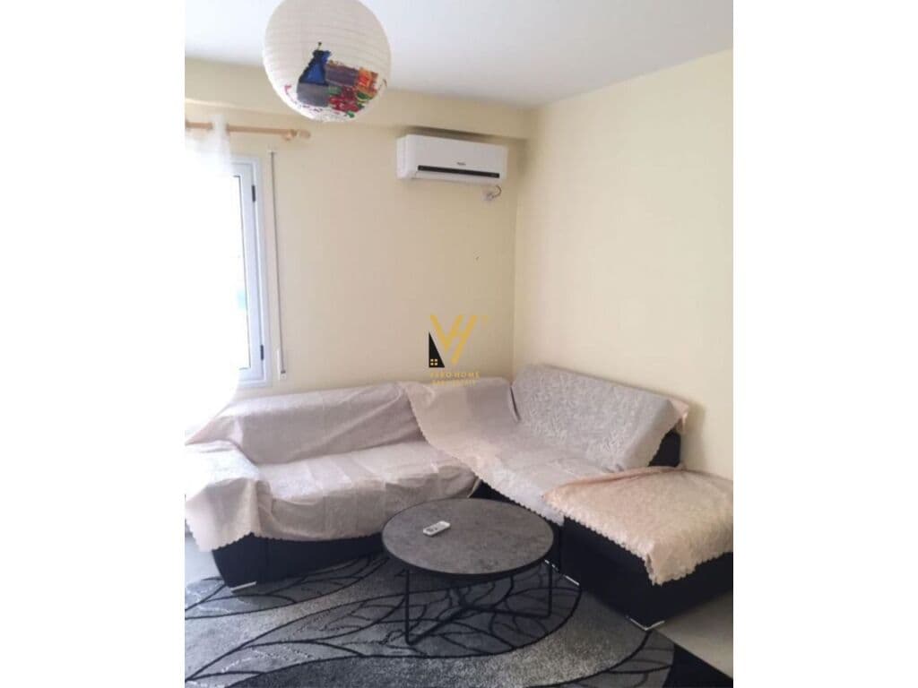 Shitet Apartament 2+1+ballkon pran Xhamise ne Selite 86 m2