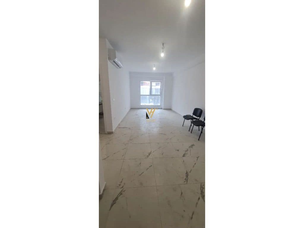 JEPET ZYRE 79 M2 ME QIRA TE RRUGA DRITAN HOXHA 45.000 LEKE 2