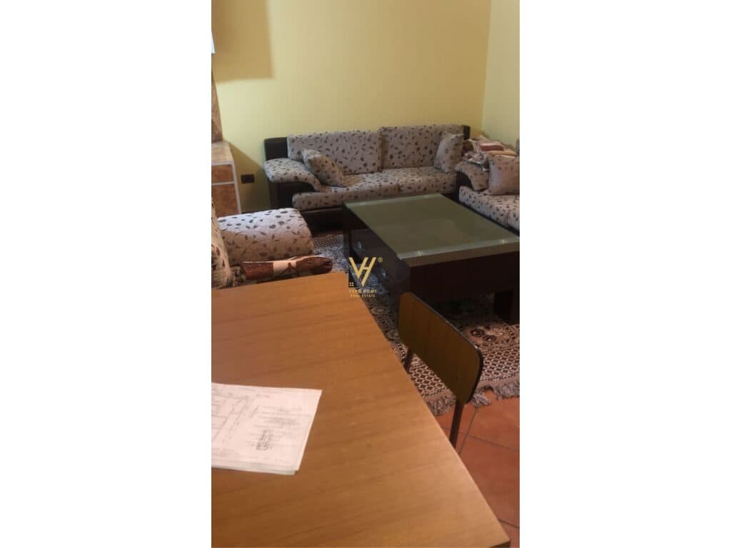 Jepet Apartament 2+1+ballkon me qera te Bulevardi Zhan Dark 72 m2