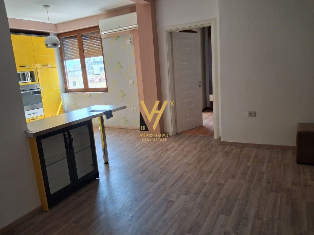 JEPET APARTAMENT 1+1+BLK ME QERA NE QENDER 600 EURO 4