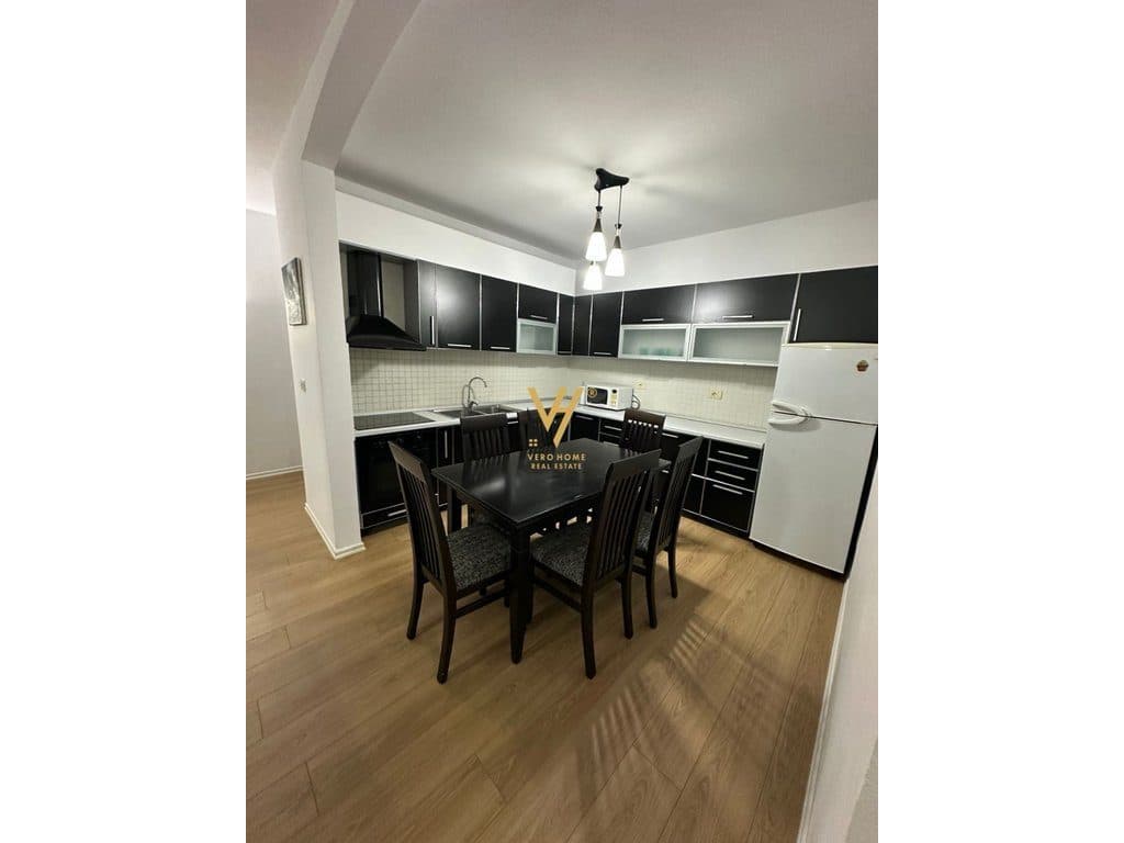 JEPET APARTAMENT 2+1 ME QIRA TE STADIUMI DINAMO 850 EURO 2