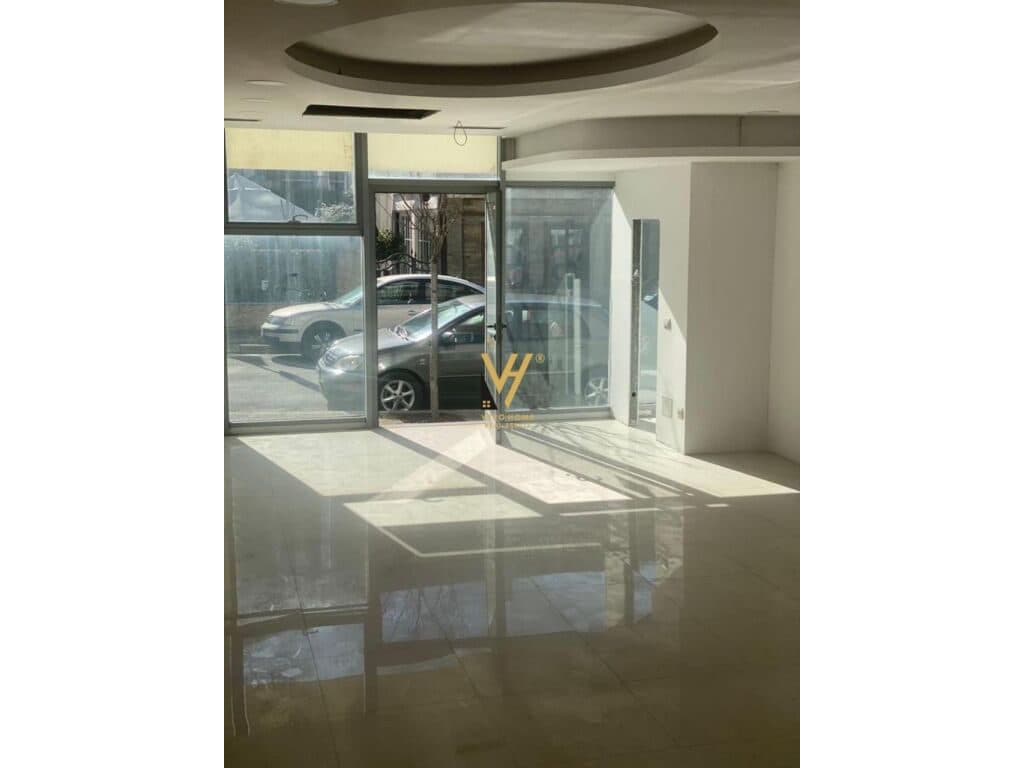 Jepet dyqan me qera te Rruga e elbasanit 60 m2