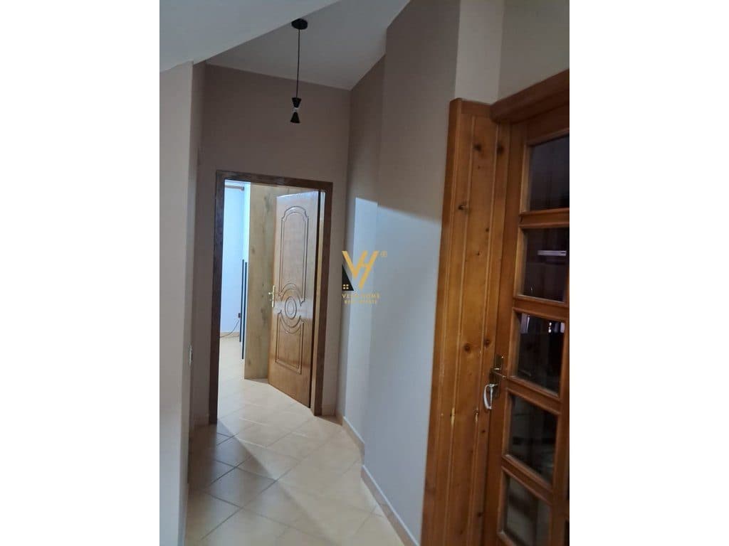 JEPET APARTAMENT 1+1 ME QERA NE SAUK 50.000 LEKE 4