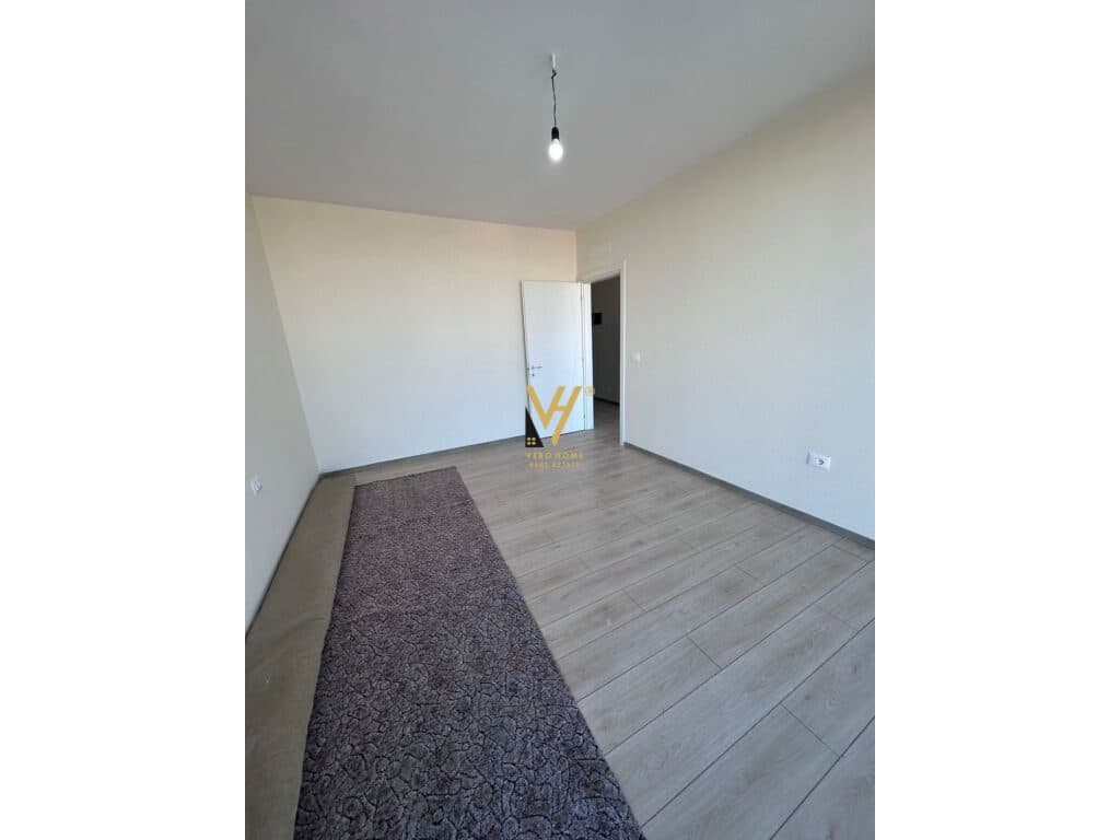 Jepet zyre me qera te Rruga e Dibres 65 m2 2