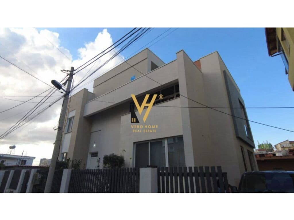 Shitet Vile tre kateshe te Oxhaku 350 m2 3