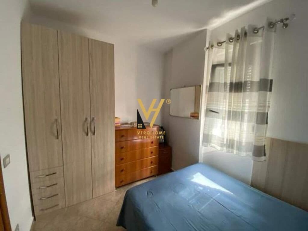 Jepet Apartament 2+1+ballkon me qera te Rruga Mine Peza 76 m2 3