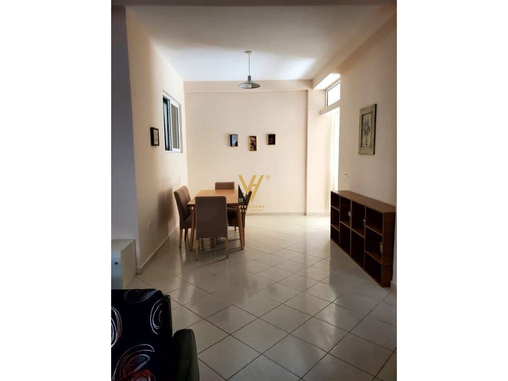 JEPET APARTAMENT 3+1+BLK ME QERA NE SELITE 55.000 LEKE 2
