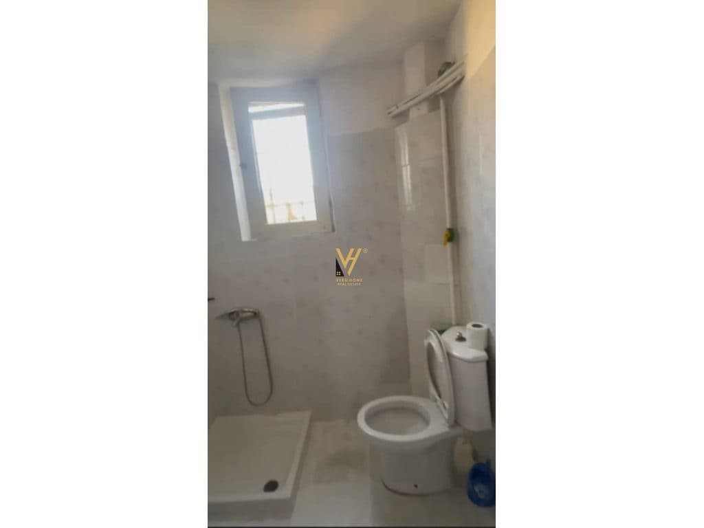 JEPET APARTAMENT 2+1 ME QERA TE FERIT XHAJKO 45.000 LEKE 4