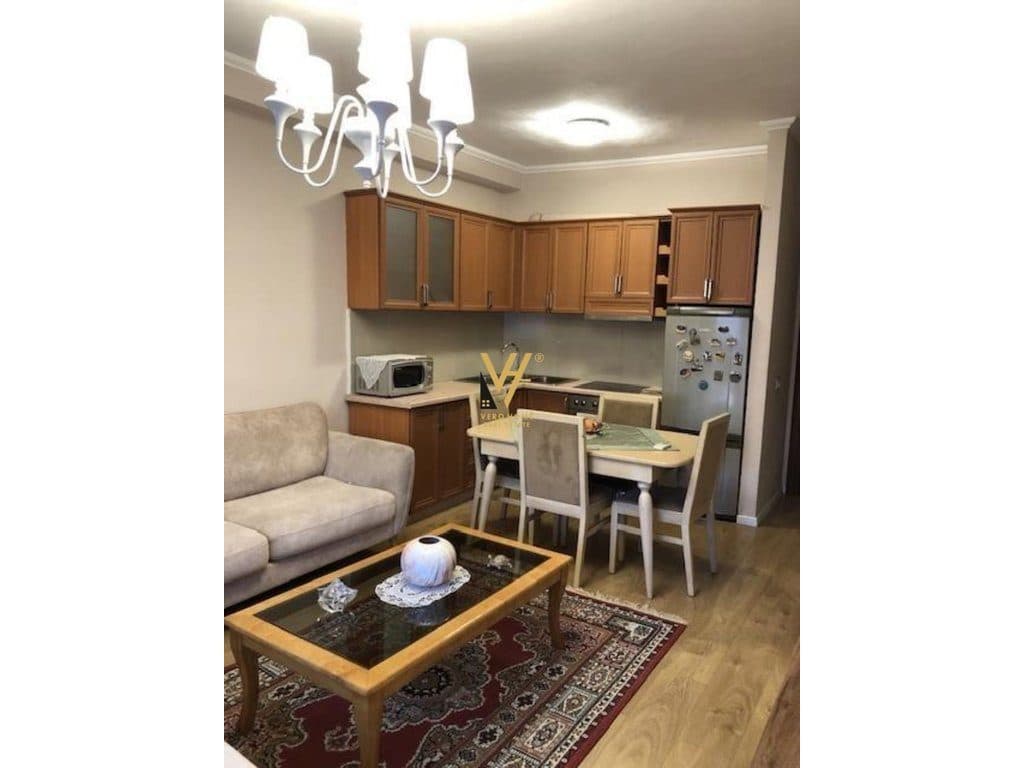 JEPET APARTAMENT 1+1BLK ME QIRA NE MISTO MAME 40.000 LEKE 2