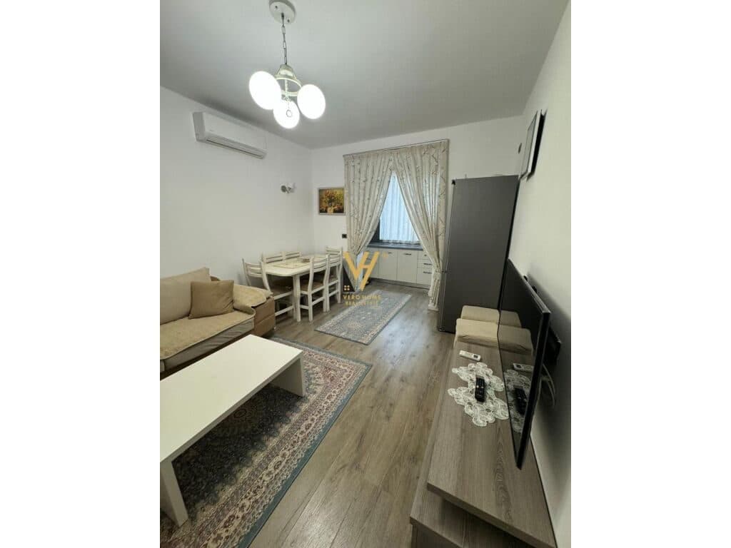 Shitet Apartament 2+1+ballkon ne Vasil Shanto 68 m2 3