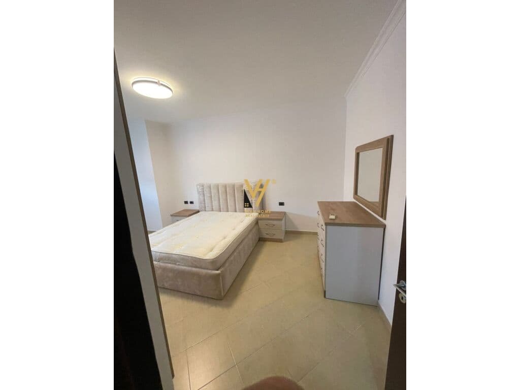 Jepet Apartament 2+1+2+ballkon me qera te Ish Profarma , Xhamllik 120 m2 4