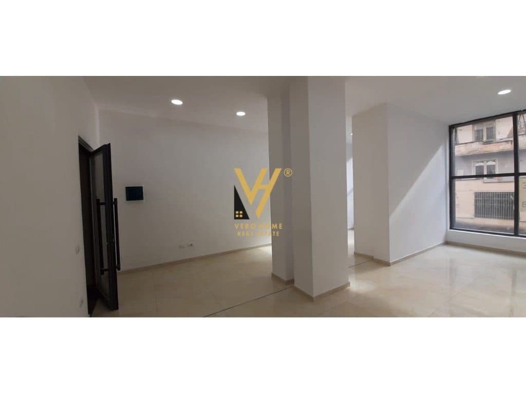 SHITET AMBIENT BIZNESI 24 M2 TE MYSLYM SHYRI 88.000 EURO 2