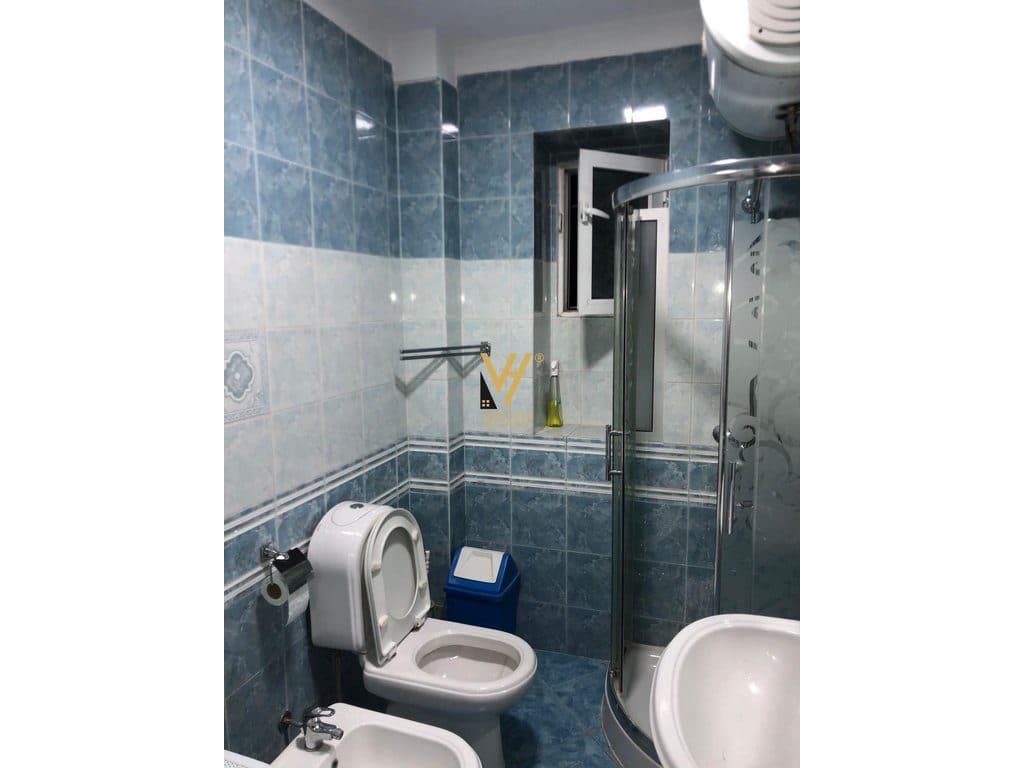 JEPET APARTAMENT 1+1+BLK ME QERA TEK MYSLYM SHYRI 60.000 LEKE 4