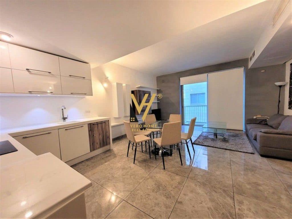 JEPET APARTAMENT 2+1+2 ME QIRA TE UNAZA E RE 50.000 LEKE