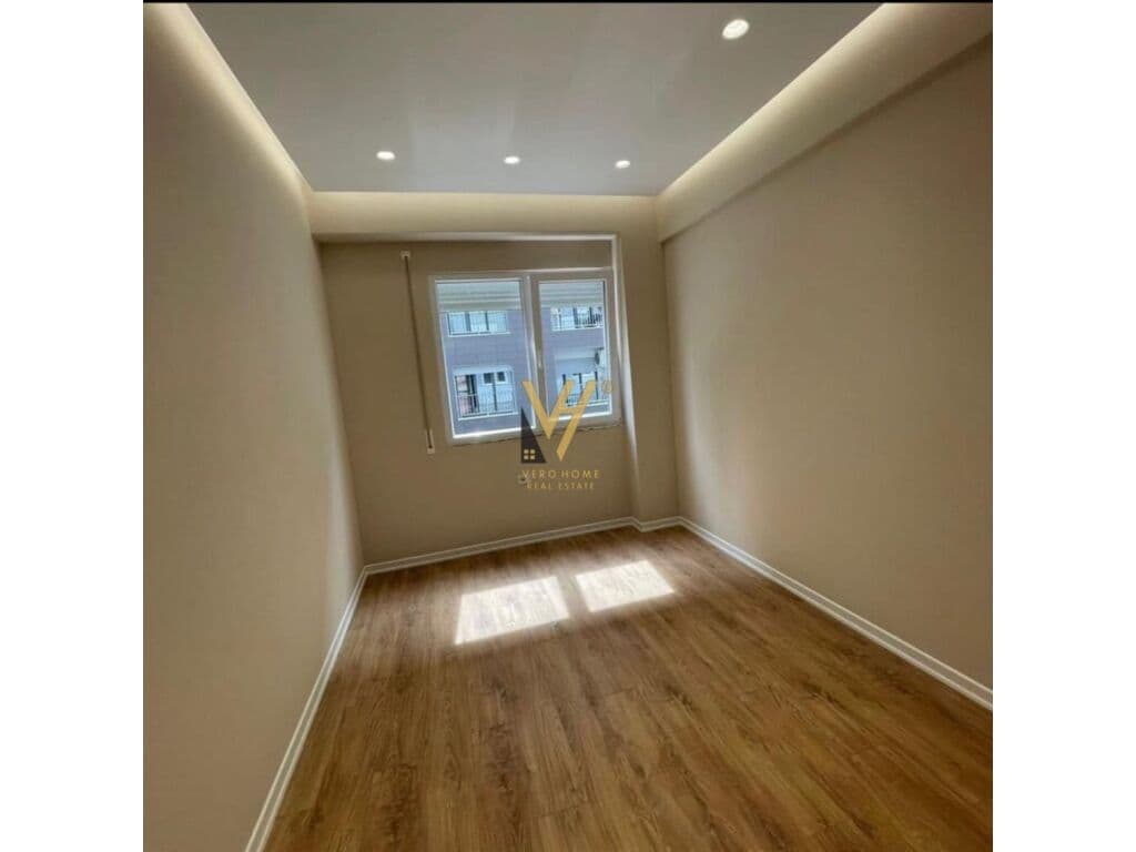 Jepet zyre me qera te Rruga e Dibres 104 m2 4