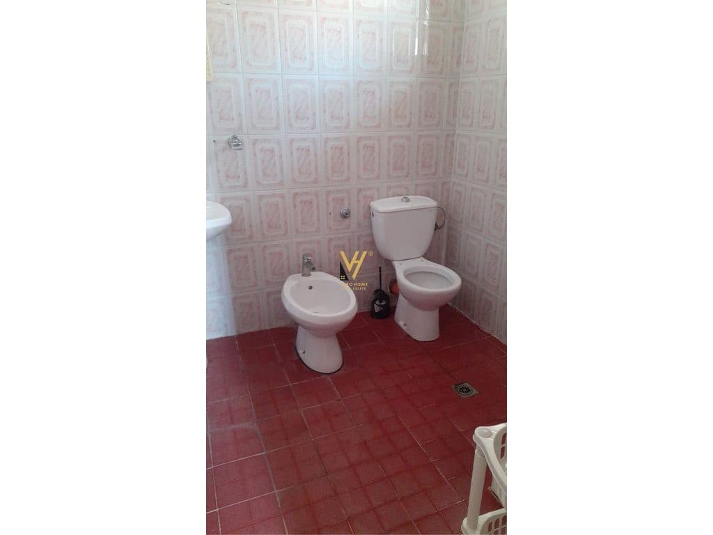JEPET APARTAMENT 3+1 ME QERA TE RR.4 DESHMORET 70.000 LEKE 3