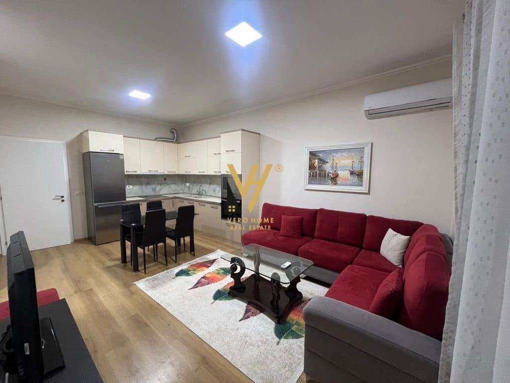 JEPET APARTAMENT 2+1 ME QERA TE ISH FUSHA AVIACIONIT 600 EURO
