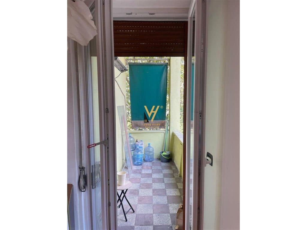 JEPET ZYRE 70 M2 ME QERA TEK RRUGA VASO PASHA, BLLOK 800 EURO 3