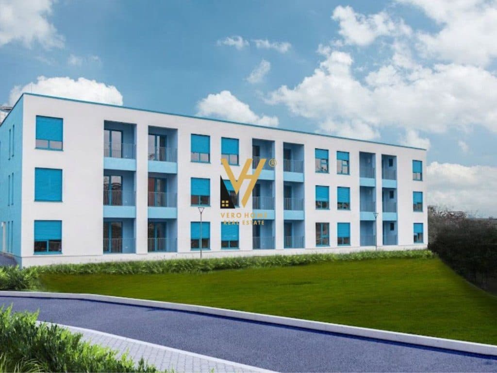 JEPET ZYRE 70 M2 ME QERA TE REZ OXA, RR.DALIP TOPI 300 EURO