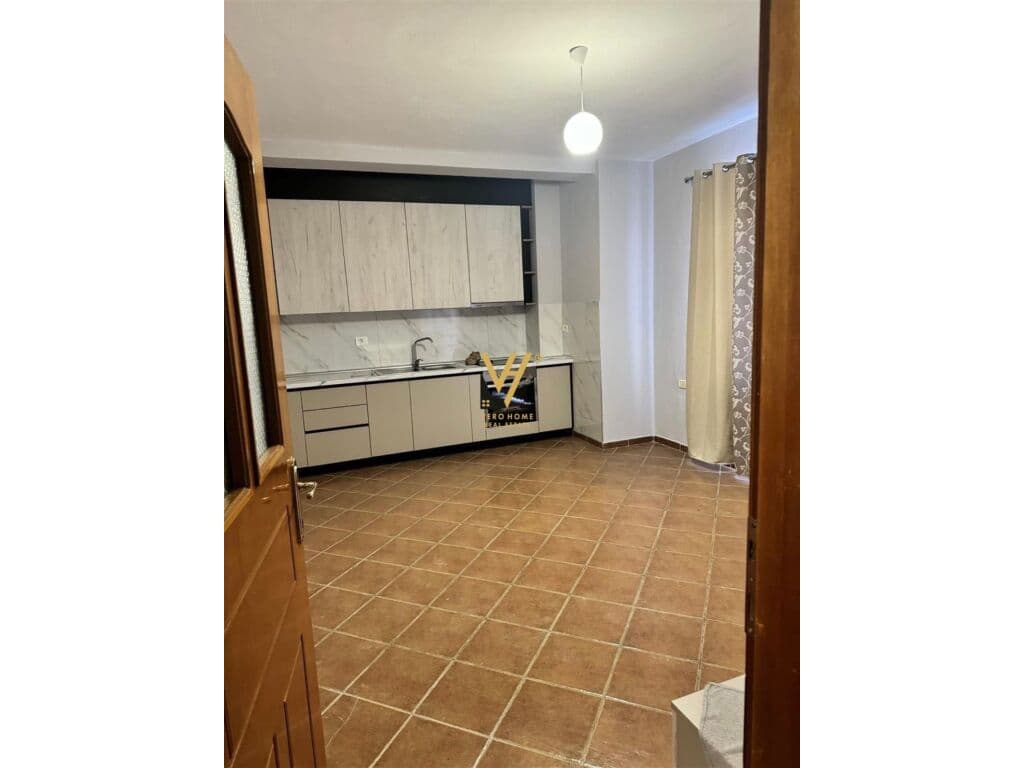 Jepet Apartament 2+1+ballkon me qera te Rruga Jordan Misja 83 m2 2