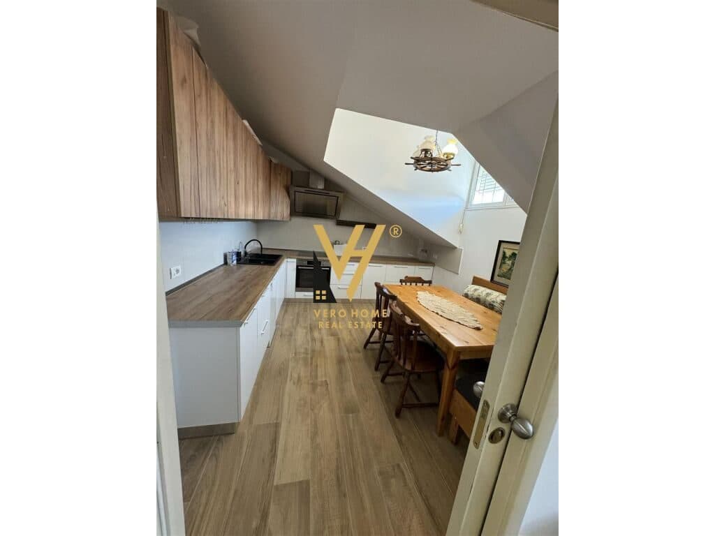 JEPET APARTAMENT 2+1+BLK ME QERA TEK STACIONI I TRENIT 800 EURO 3