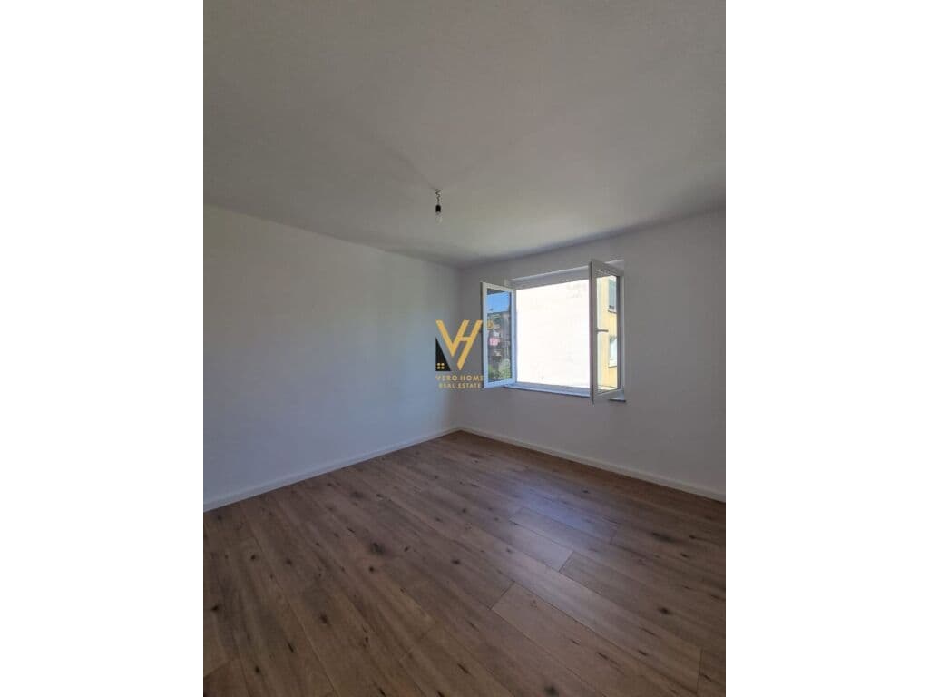 Shitet Apartament 2+1+ballkon te Rruga Mine Peza 60 m2 4