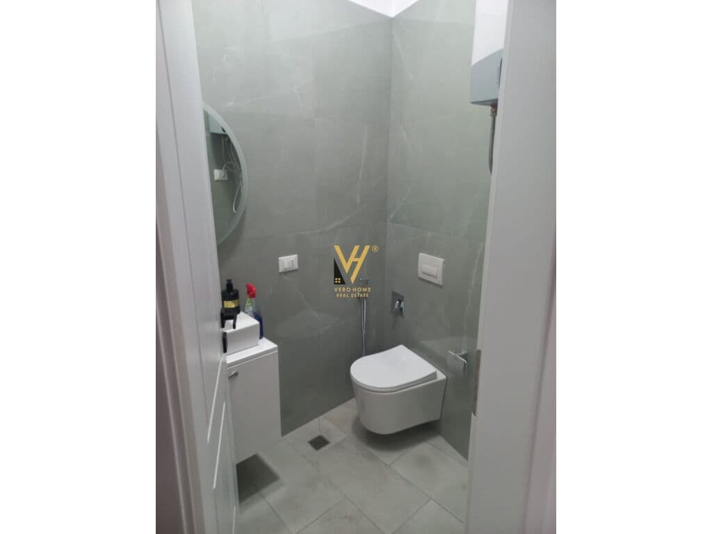 Jepet zyre me qera te Rruga e Durresit 200 m2 4