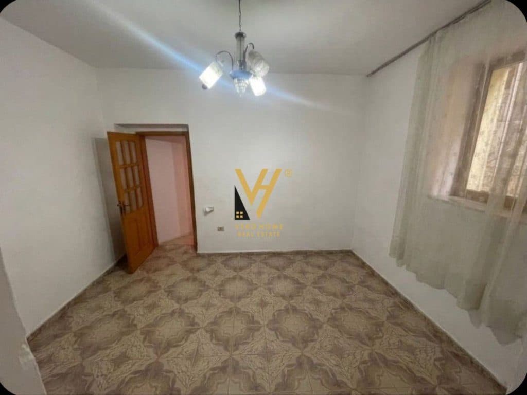 SHITET APARTAMENT 2+1+GARSONIERE TE RR.DURRESIT 200.000 EURO 4