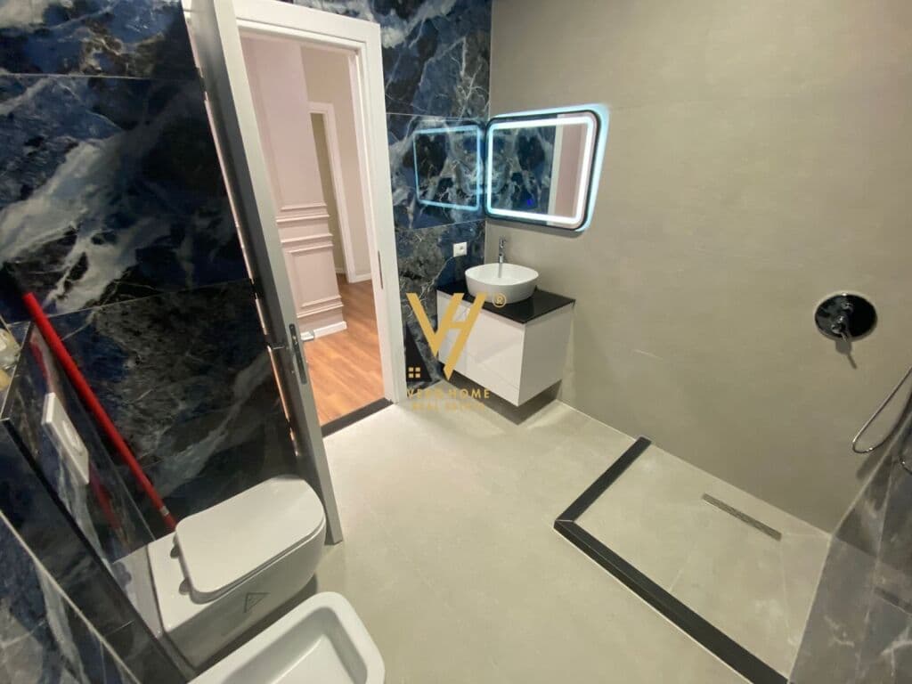 Shitet Apartament 2+1+ballkon te Qendra Kristal 87 m2