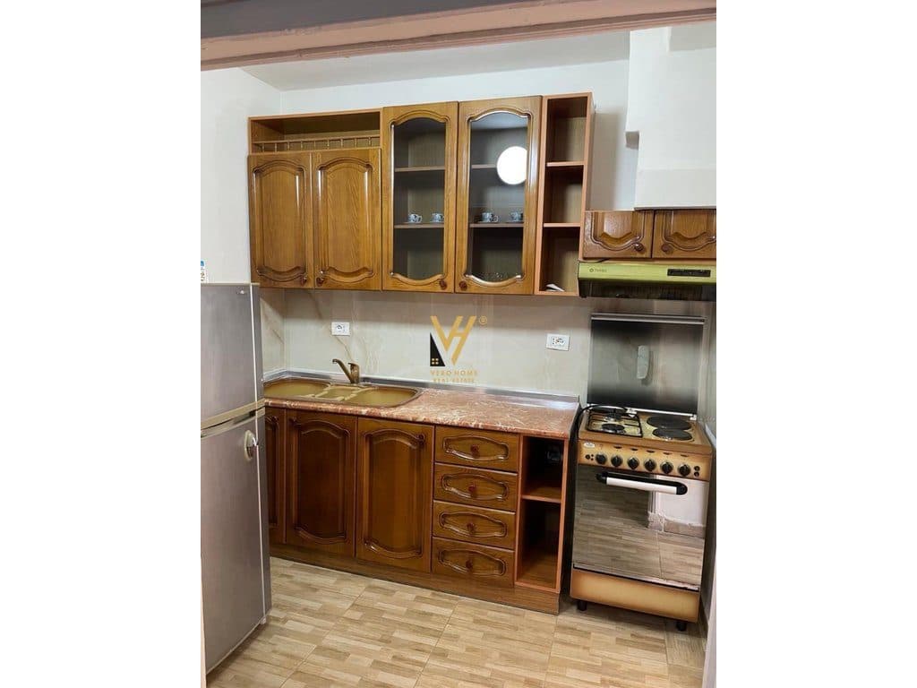 JEPET APARTAMENT 3+1+2+BLK ME QERA TE BLLOKU I VILAVE, SELITE 85.000 LEKE 2