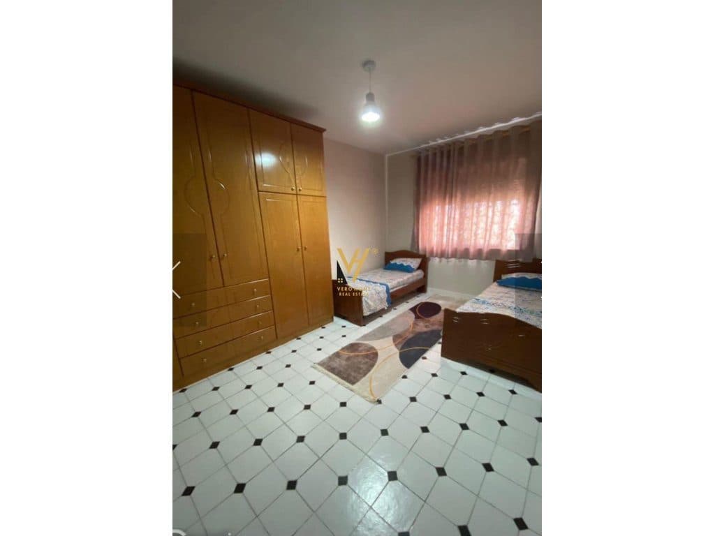 JEPET APARTAMENT 2+1 ME QERA TE RRUGA ALI VISHA 68.000 LEKE 4