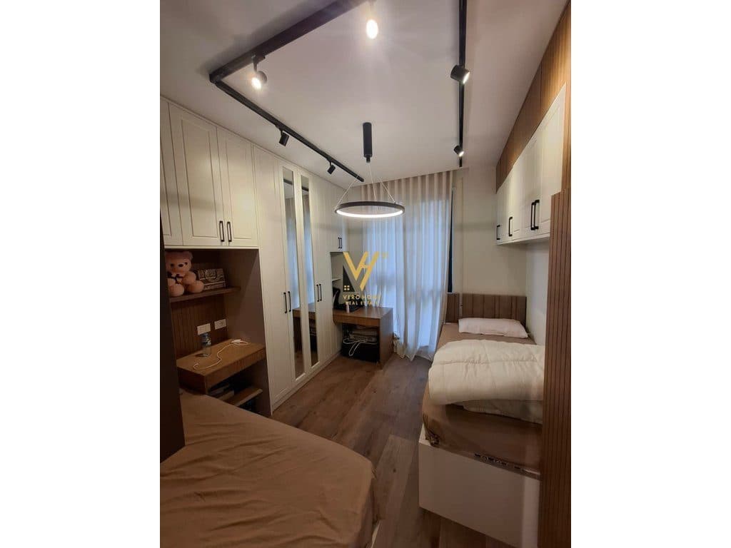 JEPET APARTAMENT 2+1+2+BLK ME QERA NE PORCELAN 1.000 EURO 4