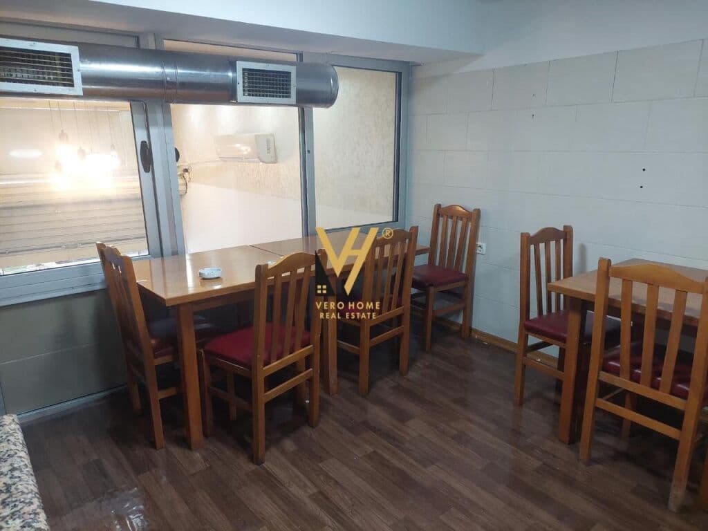Jepet Dyqan me qera te Rruga 4 Deshmoret 70 m2