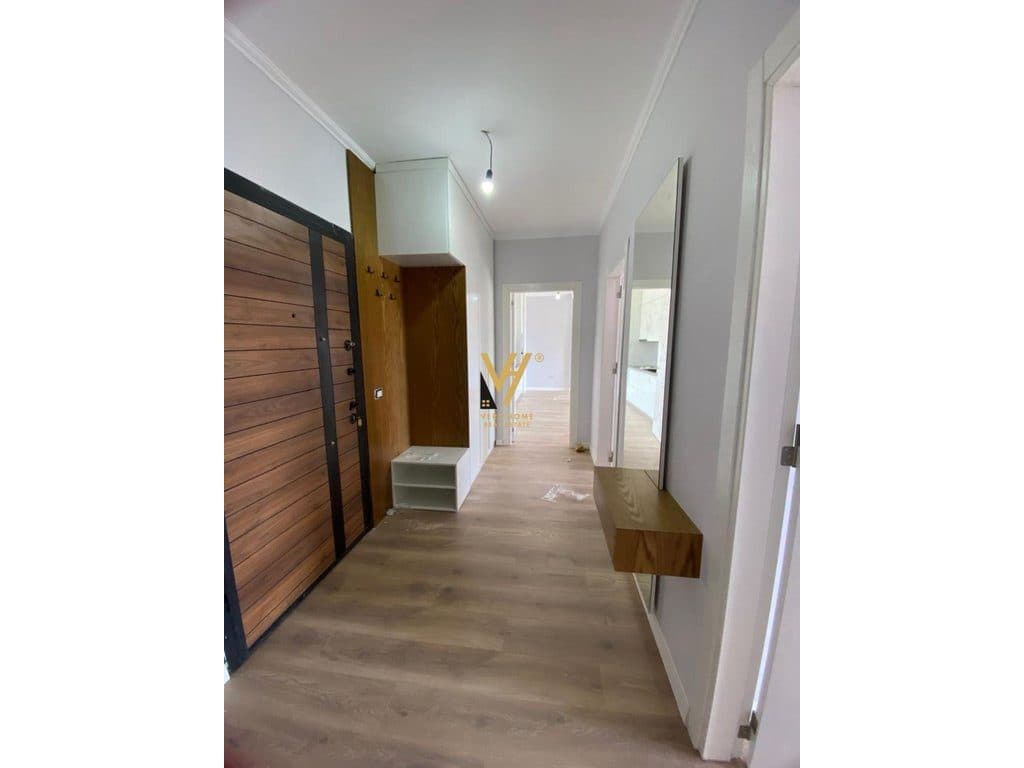 JEPET ZYRE 90 M2 ME QERA TEK BULEVARDI I RI 550 EURO 1
