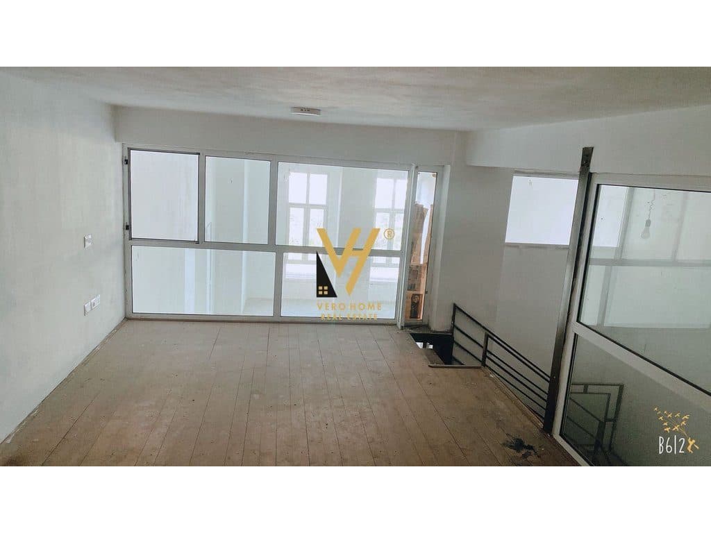 JEPET AMBIENT 160 M2 ME QIRA TE KTHESA E KAMZES 800 EURO 4