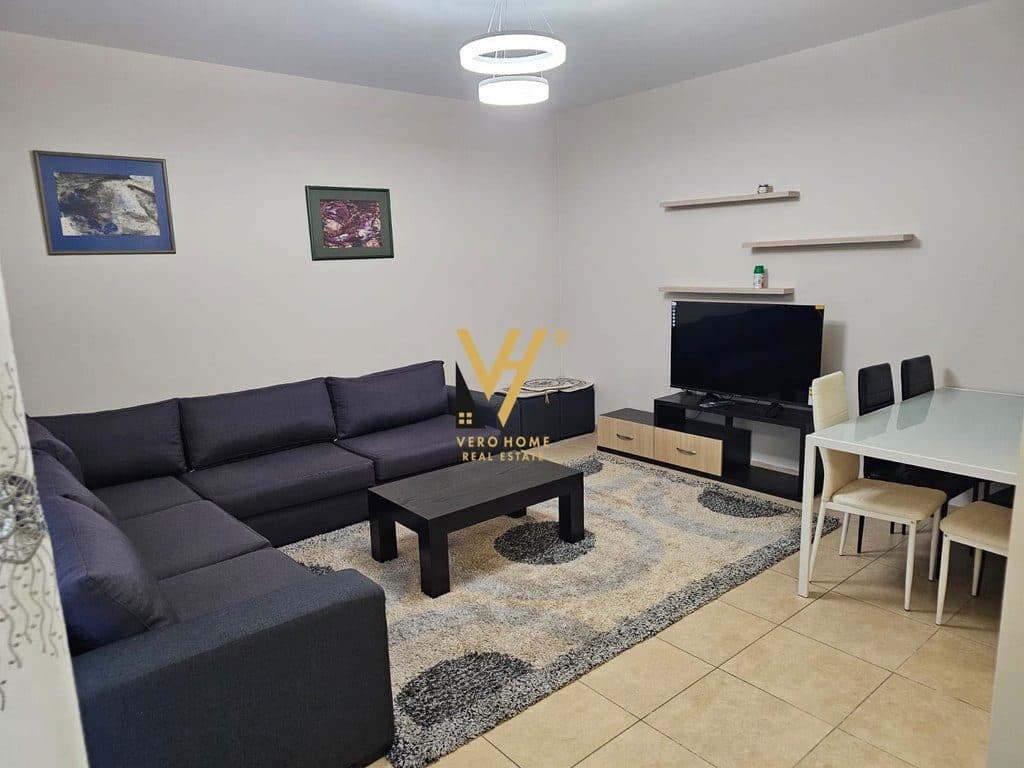 JEPET APARTAMENT 2+1+BLK ME QIRA TE RRUGA 5 MAJ 55.000 LEKE