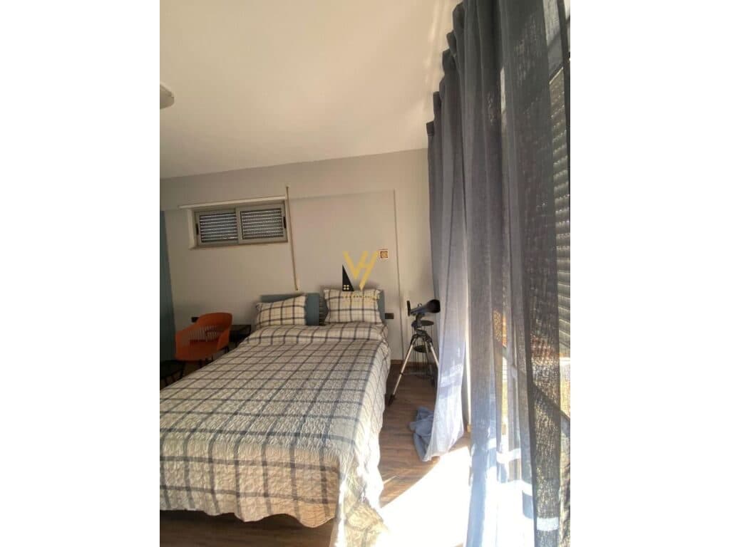 Jepet Apartament 2+1+2+ballkon me qera te Pazari i Ri 120 m2 4