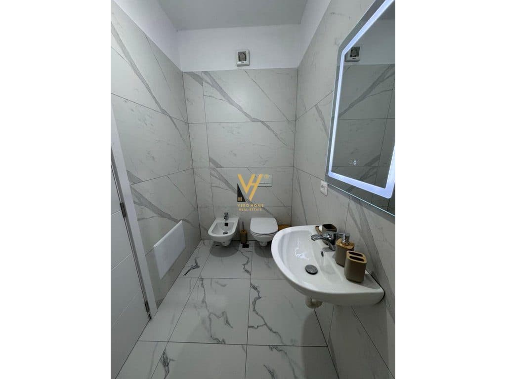 JEPET APARTAMENT 2+1+2+BLK ME QERA TE 5 MAJI 60.000 LEKE 4